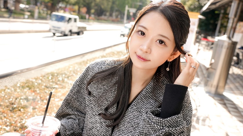 【黒い服に隠された魅惑のボディ】 笑顔と声が可愛い事務職かすみさん(30) 足をあげ自らチ●ポを懇願。ジョボジョボ潮吹きでイキまくり！！ 【初撮り】ネットでAV応募→AV体験撮影 2413 ジャケット画像